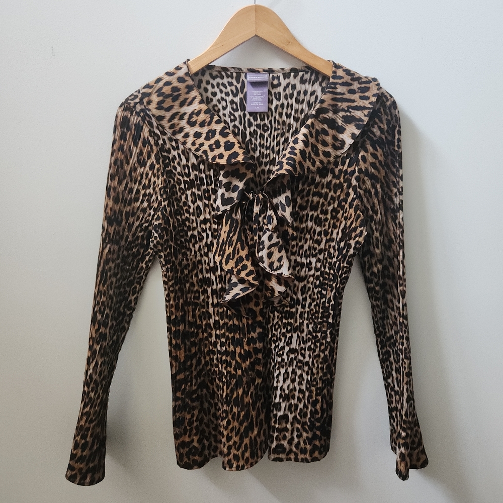 🔥SOLD🔥 Laura Scott Leopard Print Pleated Stretch Button Up Blouse Size Large - Picture 2 of 9